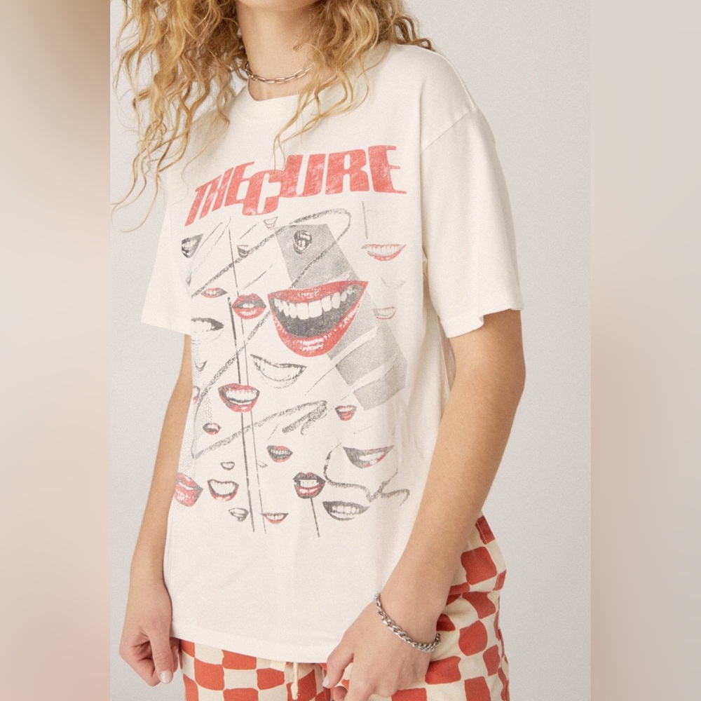 💋DAYDREAMER THE CURE FADED SMILES WEEKEND TEE